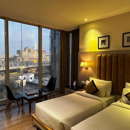 Hotel Sakura Gold غورغاون المظهر الخارجي الصورة