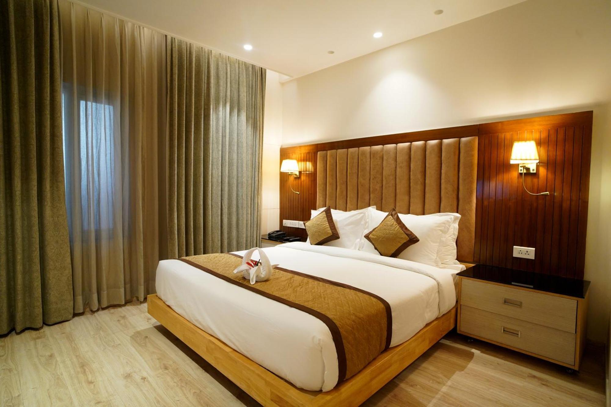 Hotel Sakura Gold غورغاون المظهر الخارجي الصورة