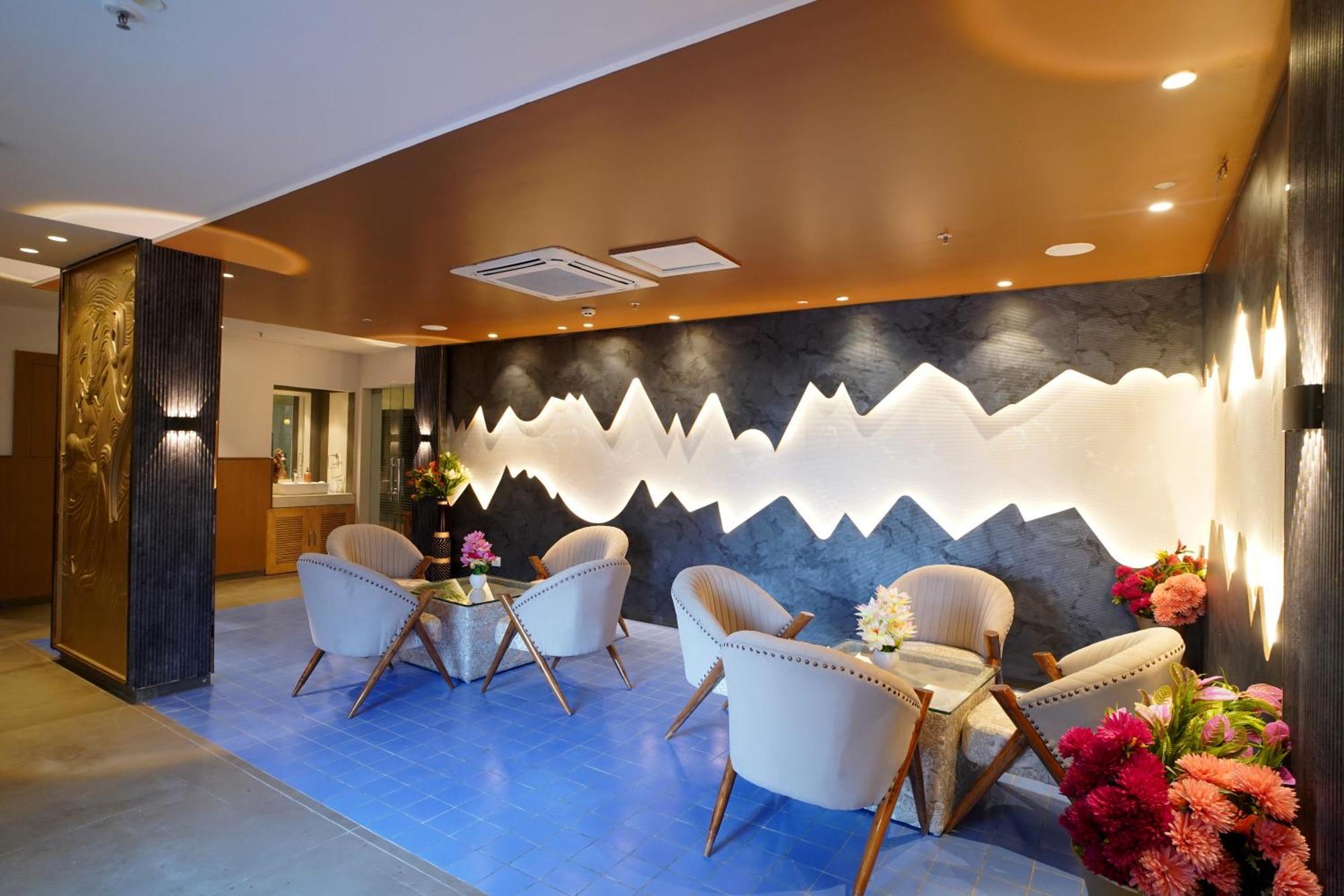 Hotel Sakura Gold غورغاون المظهر الخارجي الصورة