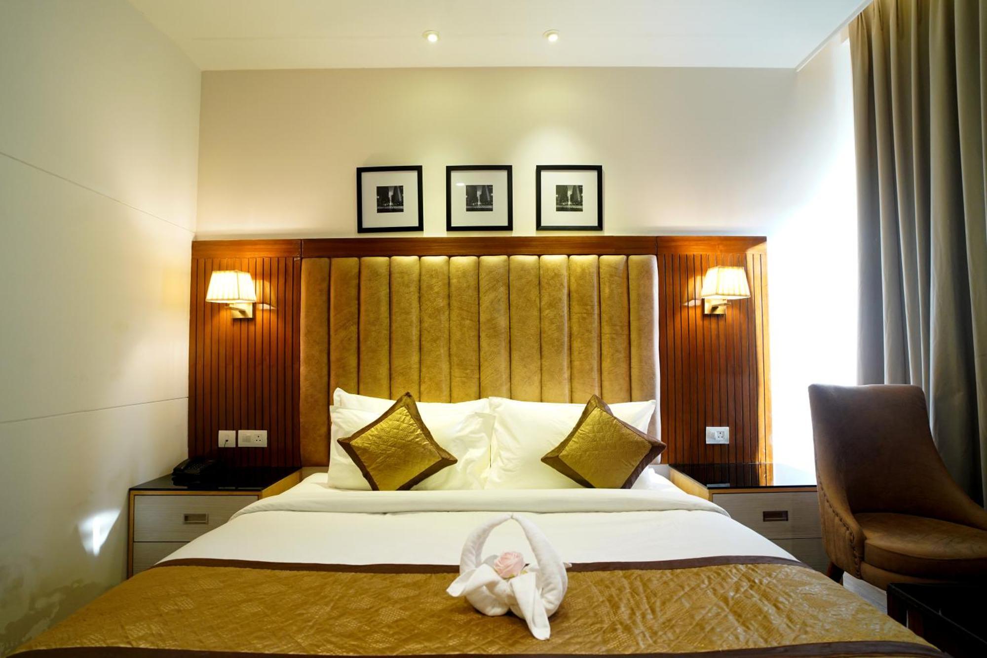 Hotel Sakura Gold غورغاون المظهر الخارجي الصورة
