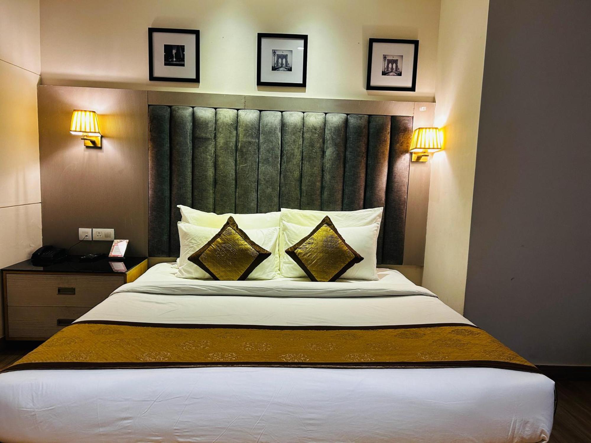 Hotel Sakura Gold غورغاون المظهر الخارجي الصورة
