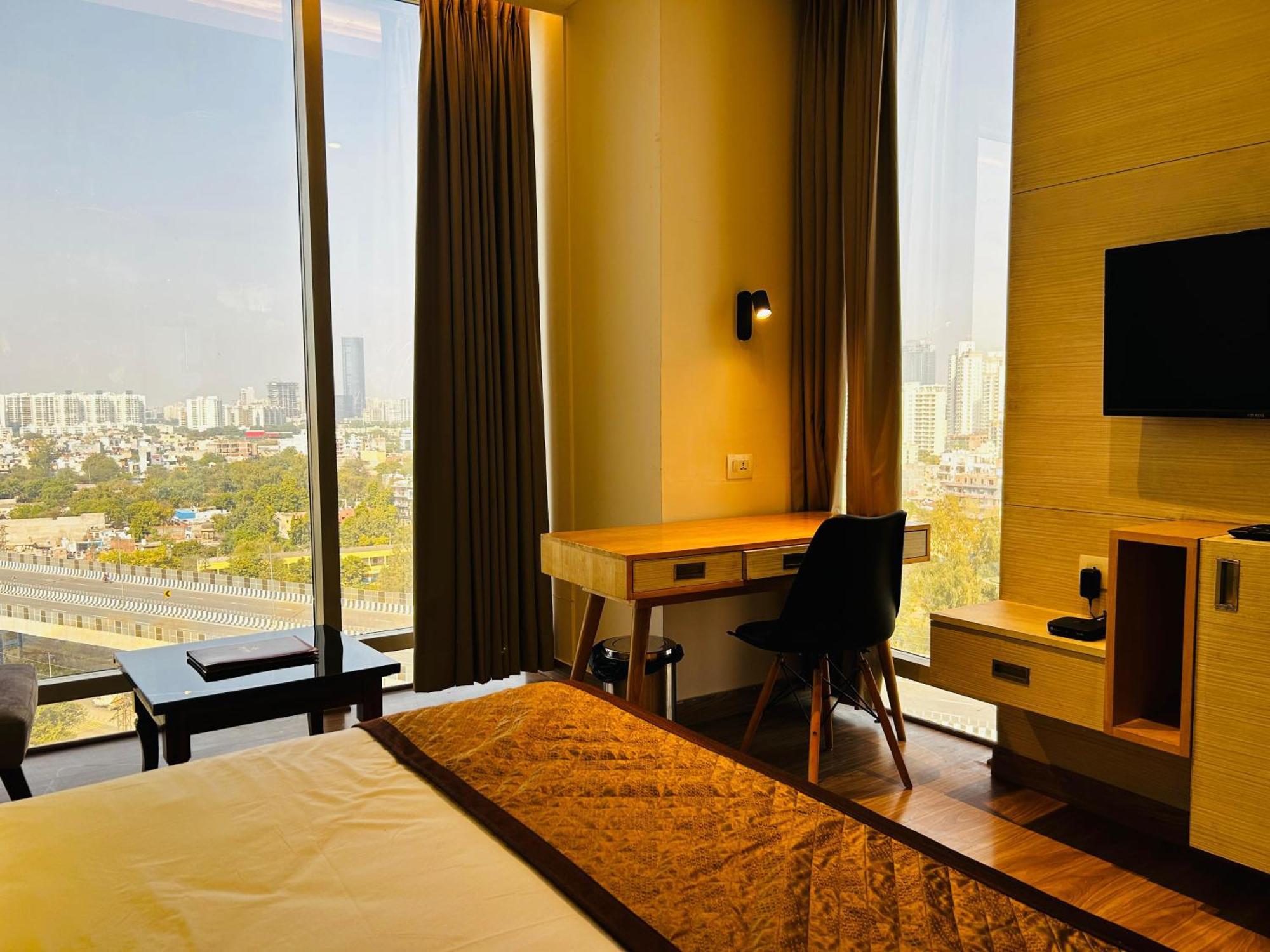 Hotel Sakura Gold غورغاون المظهر الخارجي الصورة
