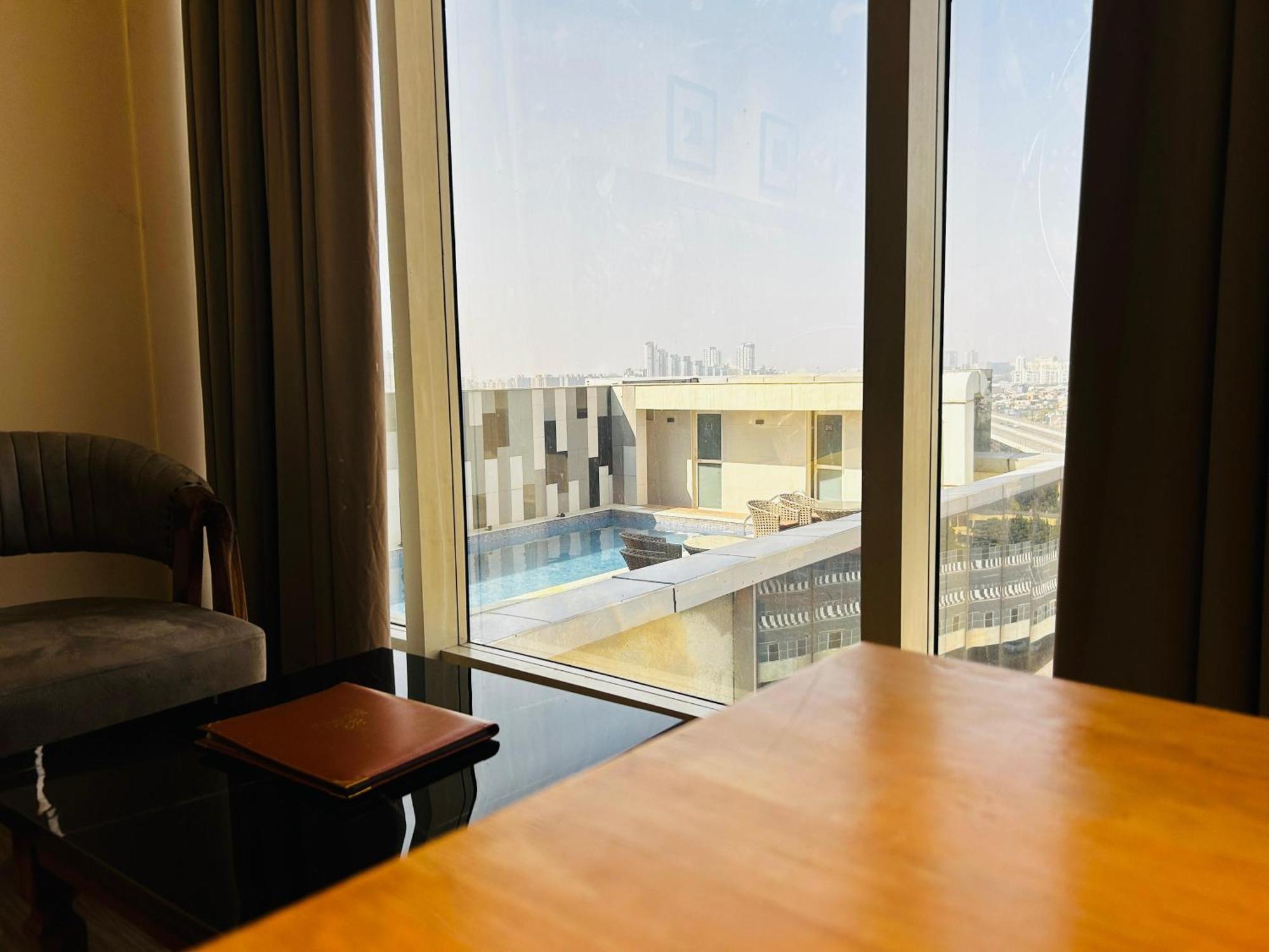 Hotel Sakura Gold غورغاون المظهر الخارجي الصورة