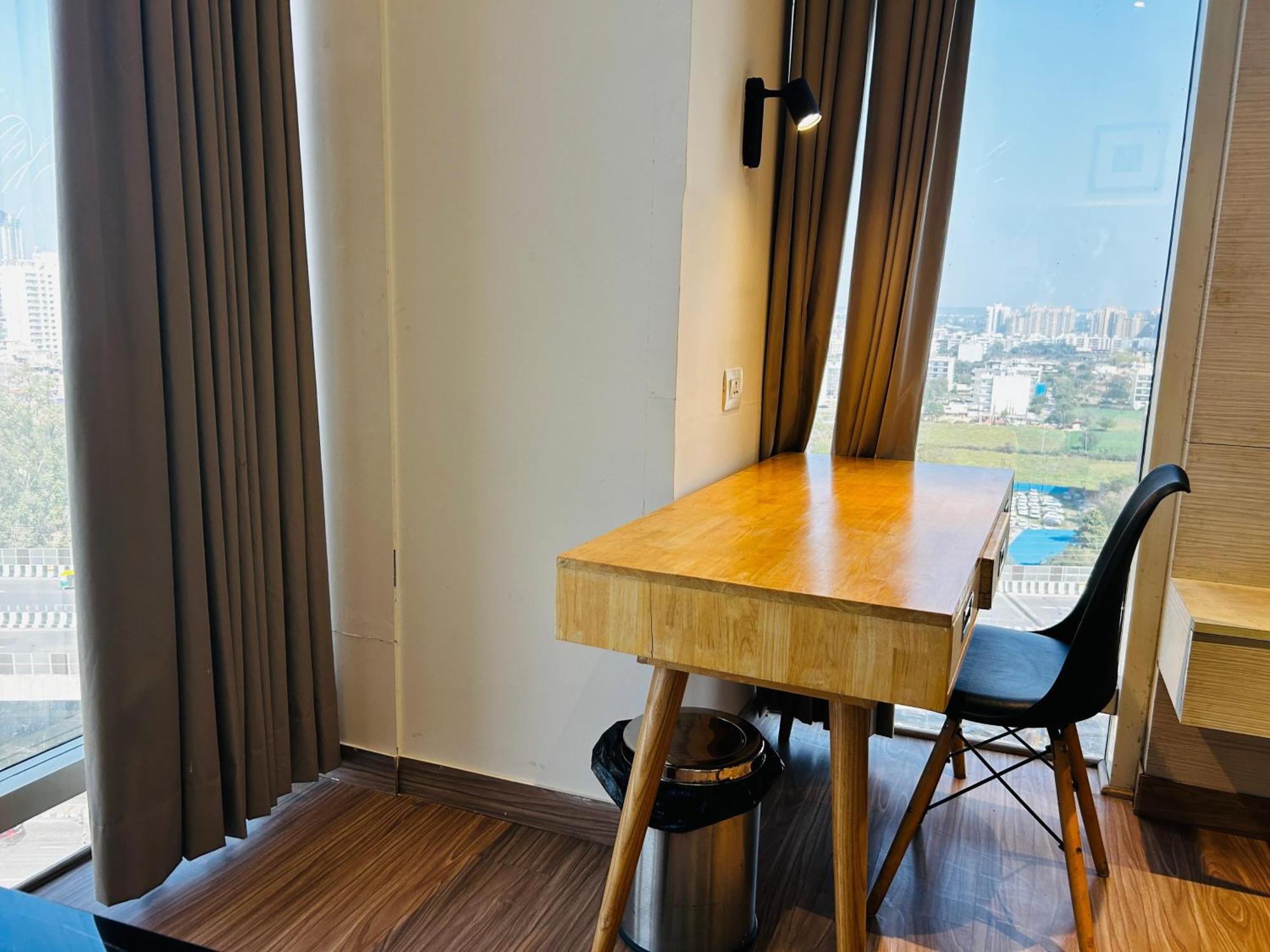 Hotel Sakura Gold غورغاون المظهر الخارجي الصورة